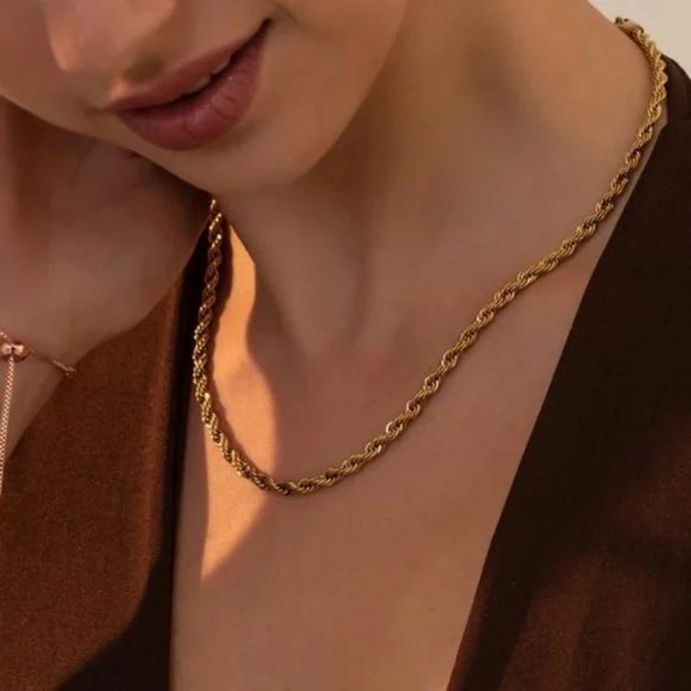 NEW TWISTED 18K GOLD CHAIN NECKLACE - Picture 2 of 5